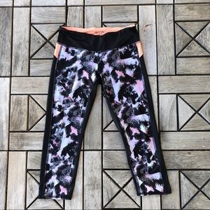Life Elsewhere Active Cropped Leggings Size S